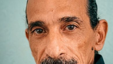 الفنان علاء عوض