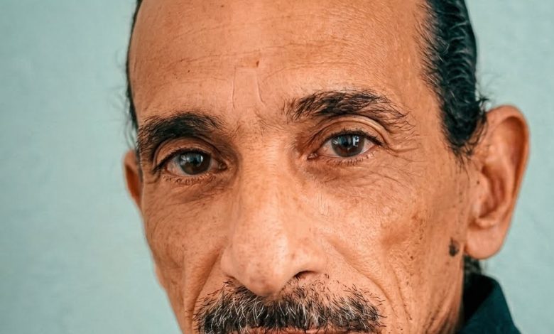 الفنان علاء عوض