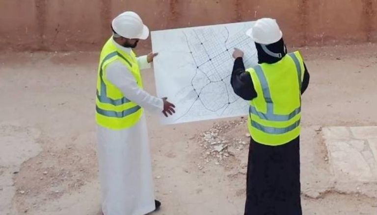 كم راتب المهندس والصيدلي | دليل الرواتب في القطاع الحكومي والخاص